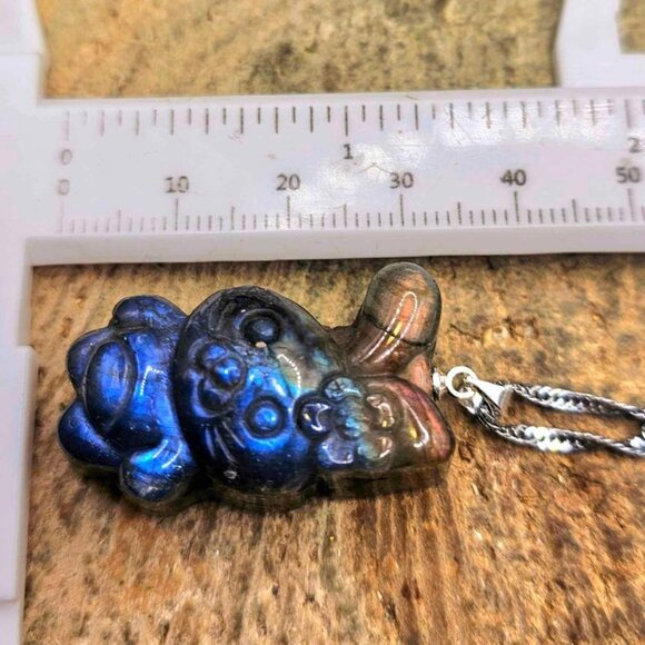 Adorable Nature Labradorite Carved Flashy Rabbit With Flower Pendant Necklace - Picture 7 of 10
